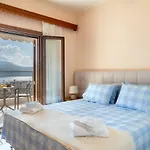 Alexandra's Cozy Sea View أرغوستولي