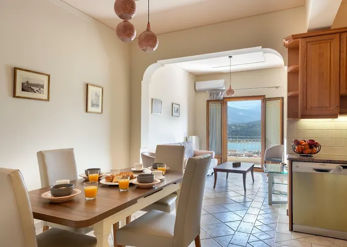Alexandra's Cozy Sea View