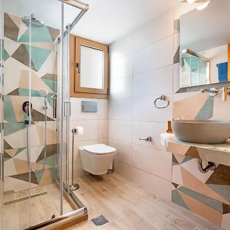 Alexandra's Cozy Sea View *